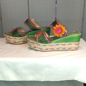 L'artiste Wedge Sandal